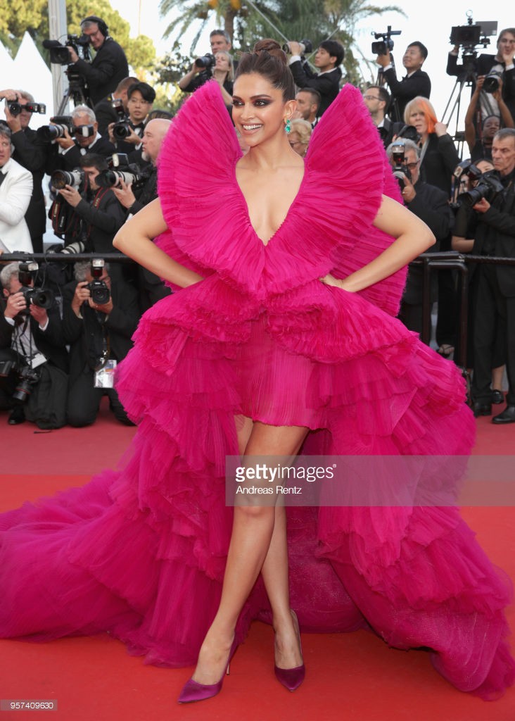 Thảm đỏ Cannes 2018: Phạm Băng Băng hóa nữ thần, Bella Hadid mờ nhạt